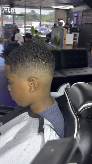 JT's Clips Houston barber haircut by Javier Torres